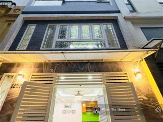Hẻm oto thông nguyễn khuyến, đi chợ bà chiểu 5p  45m2, 5 tầng, nhà ở tiện nghi  chỉ còn 8,5ty