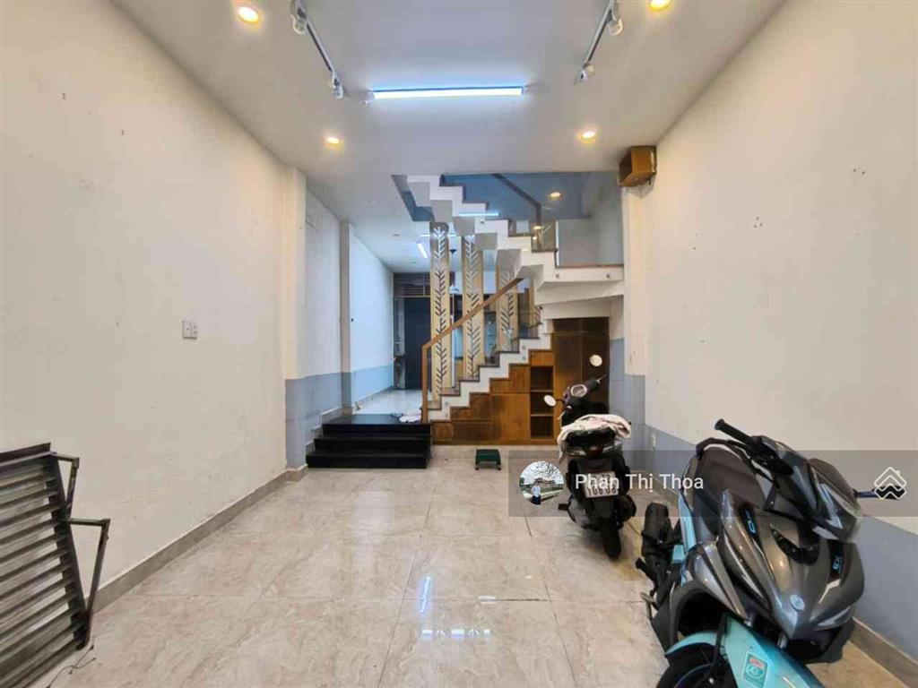 Nhà bán đi định cư ngay rạch xuyên tâm  nguyễn xí mát mẻ, 50m2 nhà đủ công năng ở ngay, 8,89 tỷ