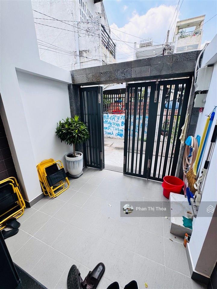 Chủ gấp bán hạ giá 1,5 tỷ, còn 6,299 tỷ chốt ngay  nhà mới 54m2, 3 tầng  ngay phạm văn đồng
