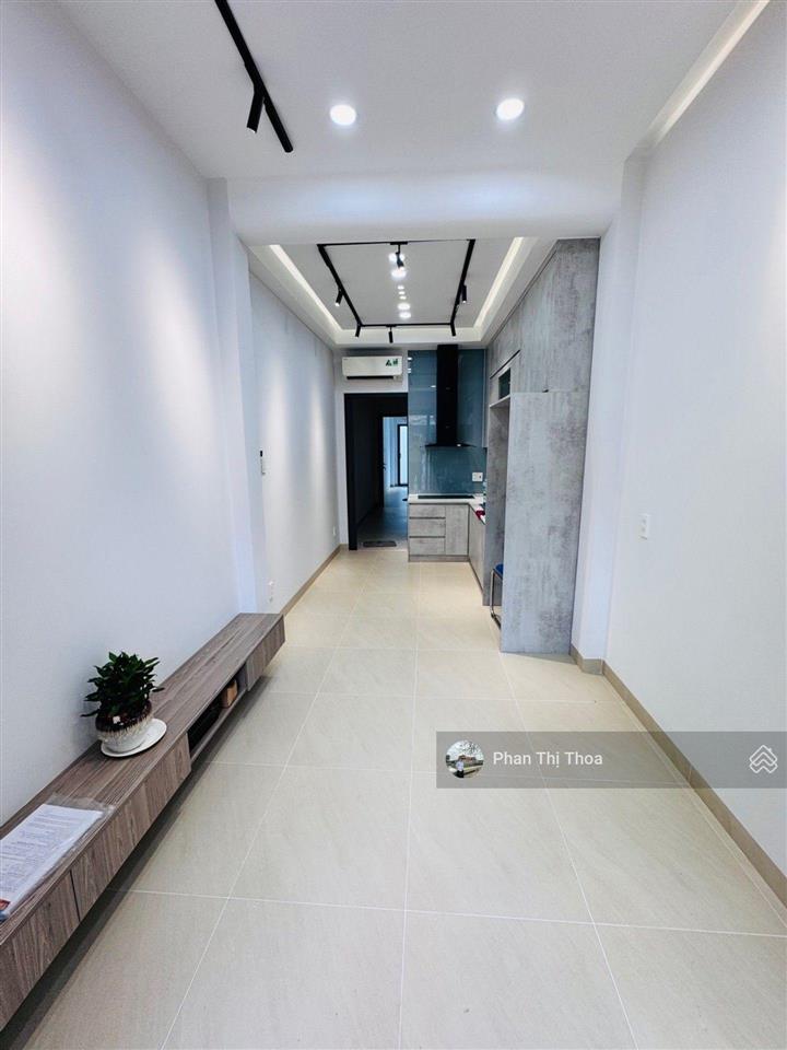 Chủ gấp bán hạ giá 1,5 tỷ, còn 6,299 tỷ chốt ngay  nhà mới 54m2, 3 tầng  ngay phạm văn đồng