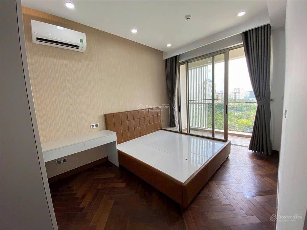 Bán cc midtown m6 phú mỹ hưng, giá tham khảo tốt trong khu vực 14 tỷ, 127m2 căn góc thoáng gió