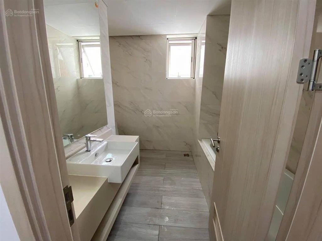 Bán cc midtown m6 phú mỹ hưng, giá tham khảo tốt trong khu vực 14 tỷ, 127m2 căn góc thoáng gió
