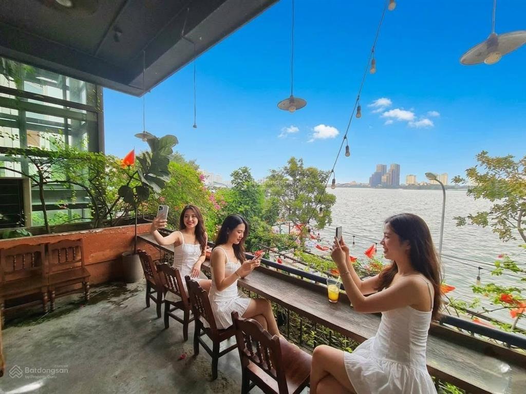 Biệt thự đẹp nhất mặt hồ tây, phố yên hoa, 115m2, mt 8m, 5 tầng thang máy, vị trí kim cương