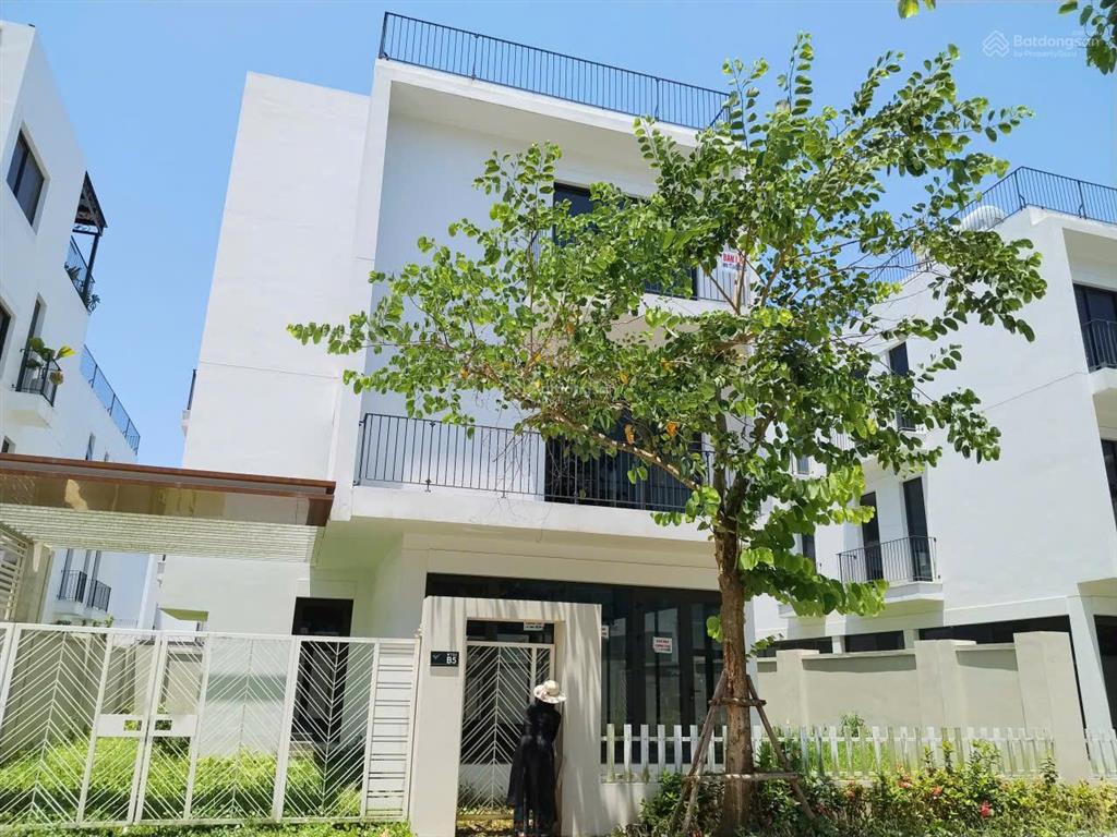 Gia đình cần tiền bán nhanh căn nhà biệt thự vlasta sầm sơn giá siêu tốt