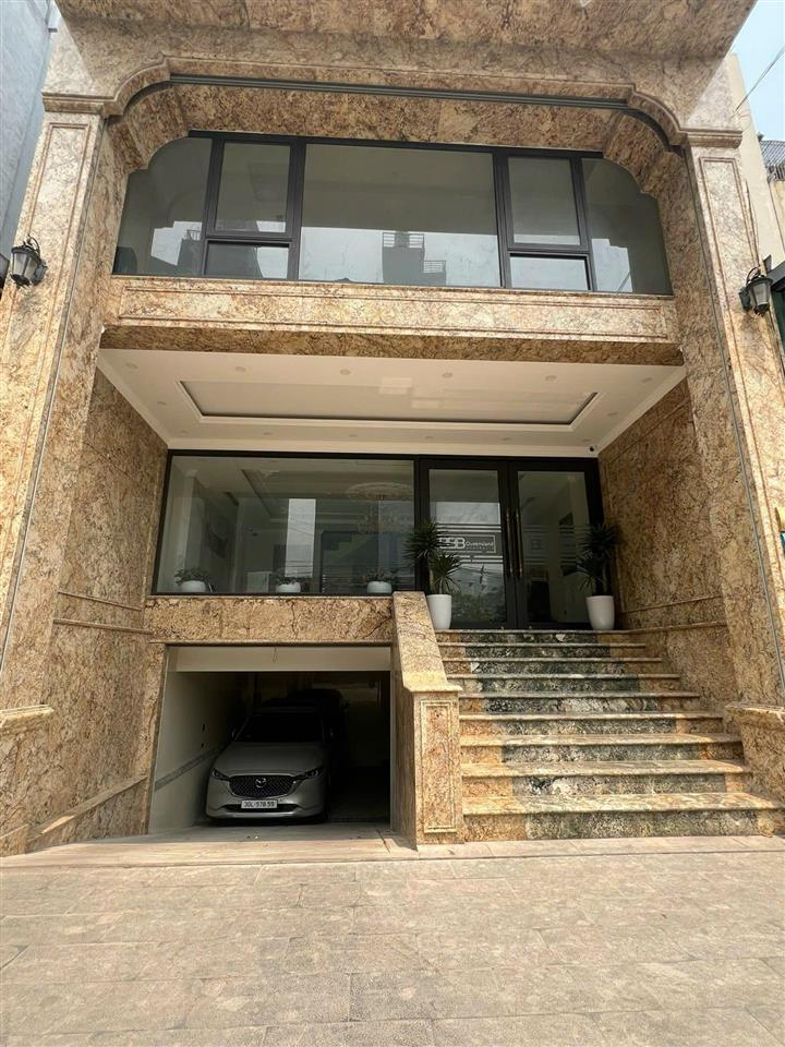 Bán tòa nhà làm trụ sở cty 7,5 tầng, mới xd (có hầm, 5 tầng office, 2 tầng để ở) tại Hà