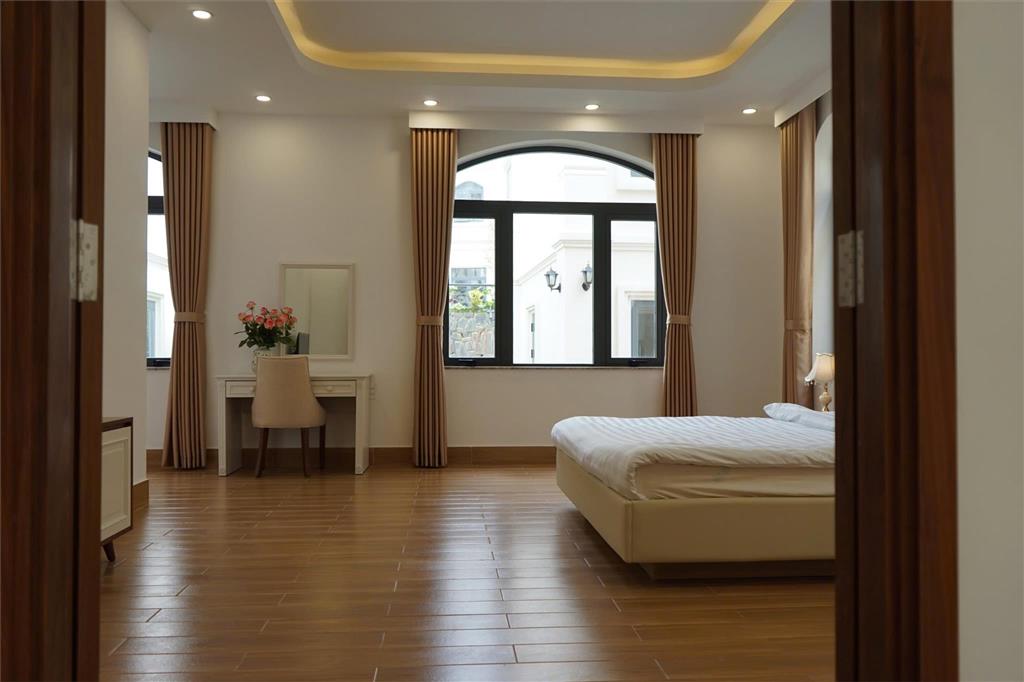 Sở Hữu 2 Căn Biệt Thự Nằm Trong Khu Villa KHU ROYAL Thiết Kế Hiện Đại, Sang Trọng - Đối