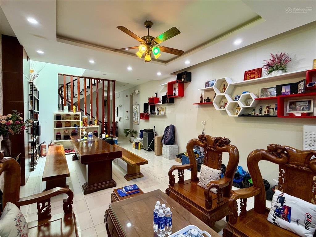 Bán nhà mặt tiền thống nhất mới khu đất vàng trung tâm vũng tàu 1 trệt 3 lầu-90,7m2