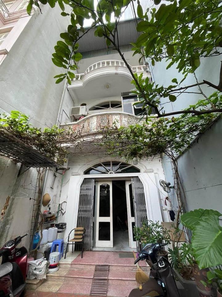 Hoa hậu trung văn  ngõ thông  oto vào nhà  dân xây  kinh doanh hoặc xây chdv vip