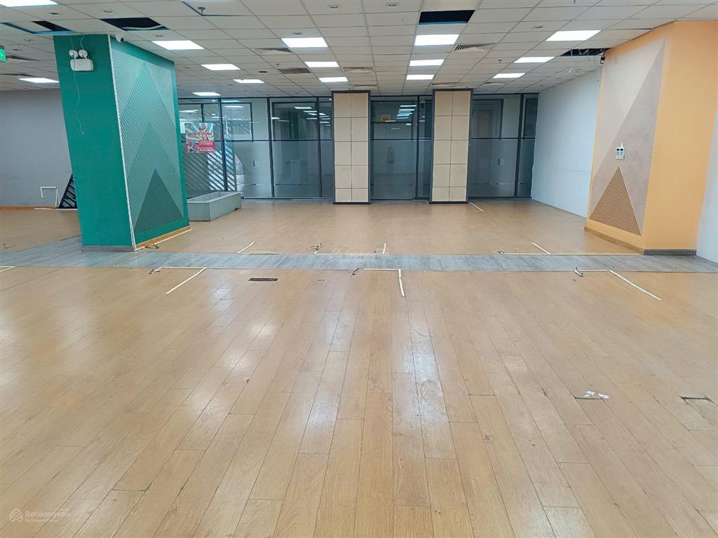 Cho thuê văn phòng the golden palm lê văn lương (217m2)