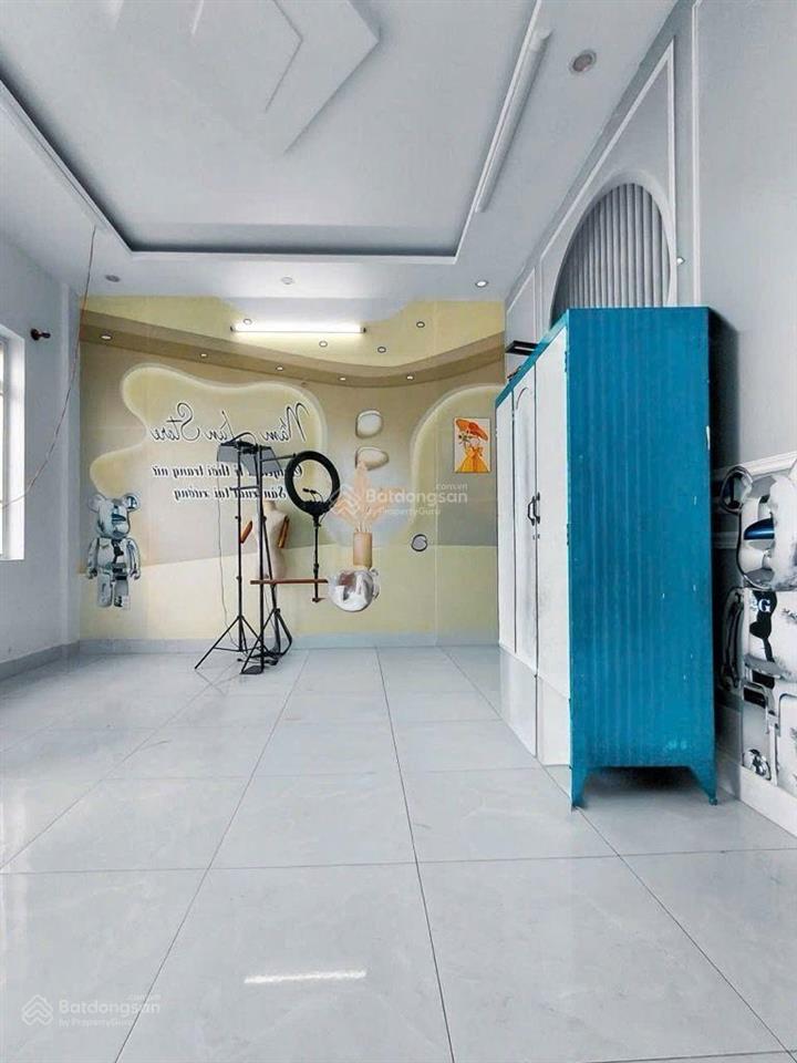 Bán nhà hẻm xe tải đ, chiến lược bình tân, 5,3x18m, 4 tầng chỉ hơn 8 tỷ xíu gần q6, tân phú