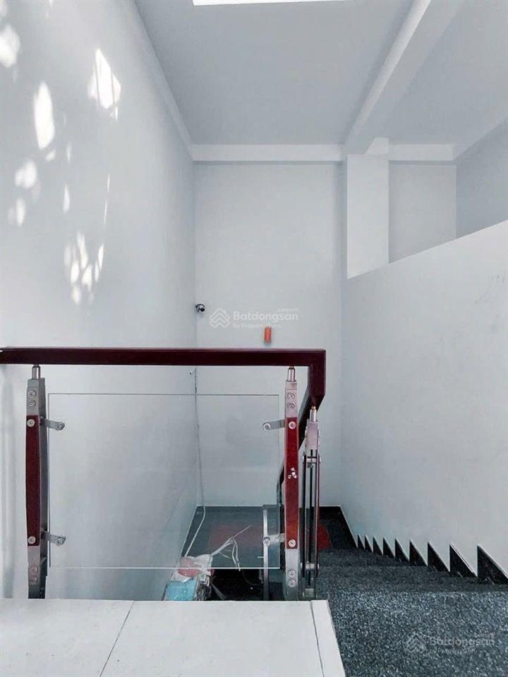 Bán nhà hẻm xe tải đ, chiến lược bình tân, 5,3x18m, 4 tầng chỉ hơn 8 tỷ xíu gần q6, tân phú