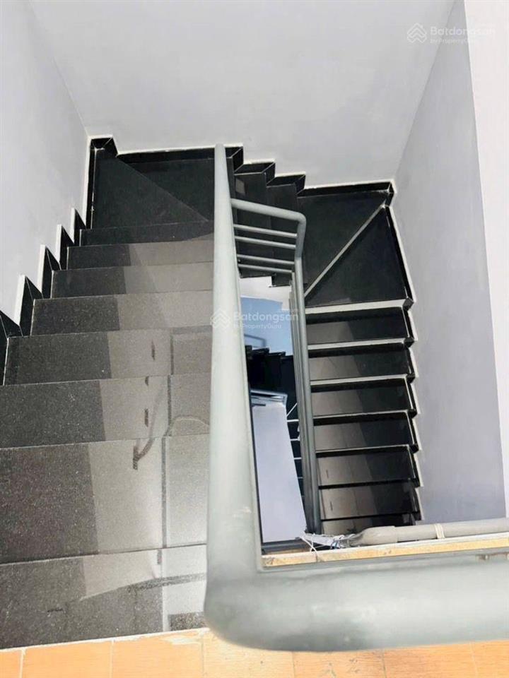 Bán nhà mt gần st aeon mall, 4x22m, 3 tầng , sẵn dòng tiền cho thuê, nhỉnh 6tỷ, sổ hồng riêng