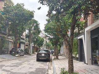 Hiếm, liền kề văn phú, hà đông ,4 tầng, đường rộng,kinh doanh tốt ,19,5 tỷ