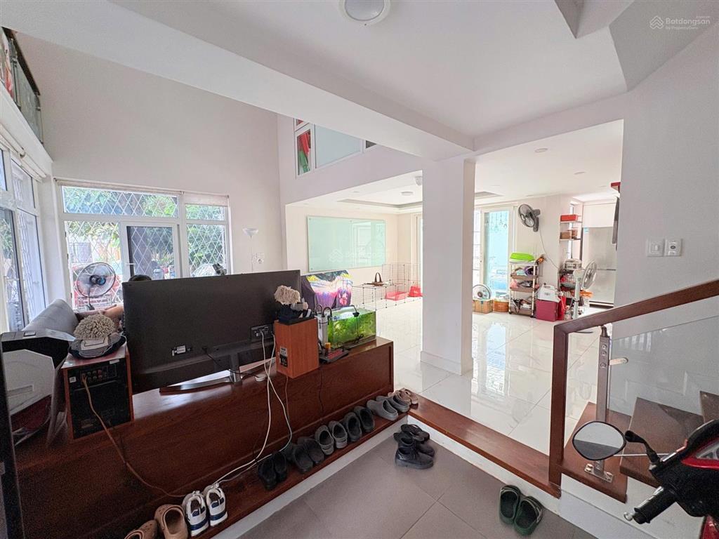 Nhà phố kdc nam long, phú thuận. 1 trệt, 2 lầu. khu sầm uất, đầy đủ tiện ích. giá bán 13 tỷ