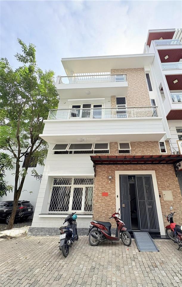 Nhà phố kdc nam long, phú thuận. 1 trệt, 2 lầu. khu sầm uất, đầy đủ tiện ích. giá bán 13 tỷ