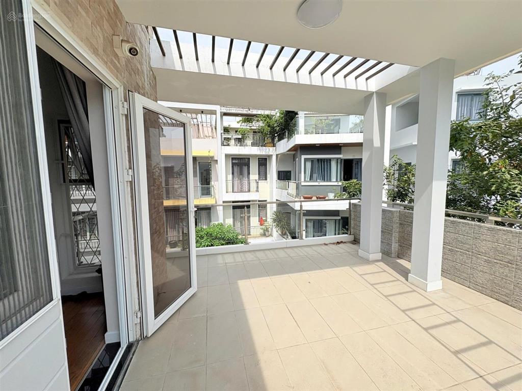 Nhà phố kdc nam long, phú thuận. 1 trệt, 2 lầu. khu sầm uất, đầy đủ tiện ích. giá bán 13 tỷ