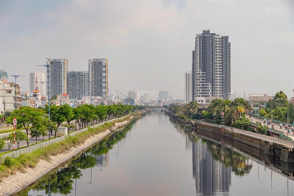 Shophouse daqua, mặt tiền bến bình đông, q8. 86m2 giá chỉ 9,8 tỷ. tt 30% nhận shop, vay bank 70%.