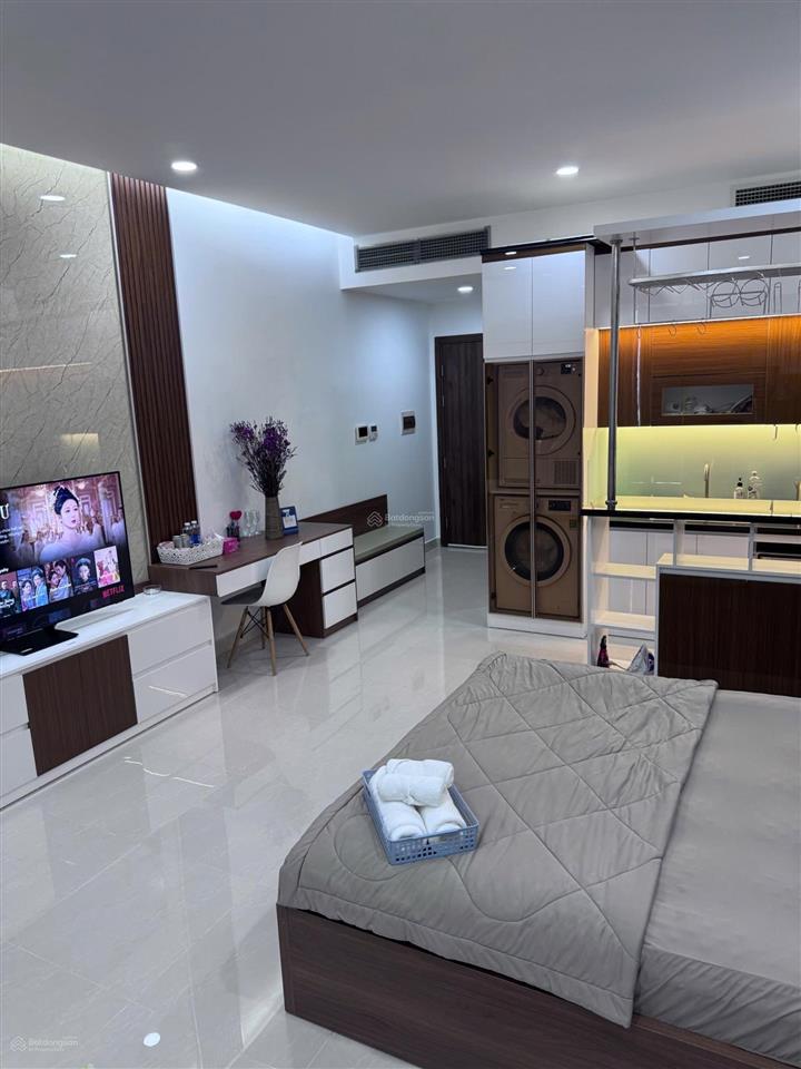 Chuyển nhượng căn hộ golden king, trung tâm phú mỹ hưng. 35m², giá 3,1 tỷ (đang có hđ thuê 10,5tr)