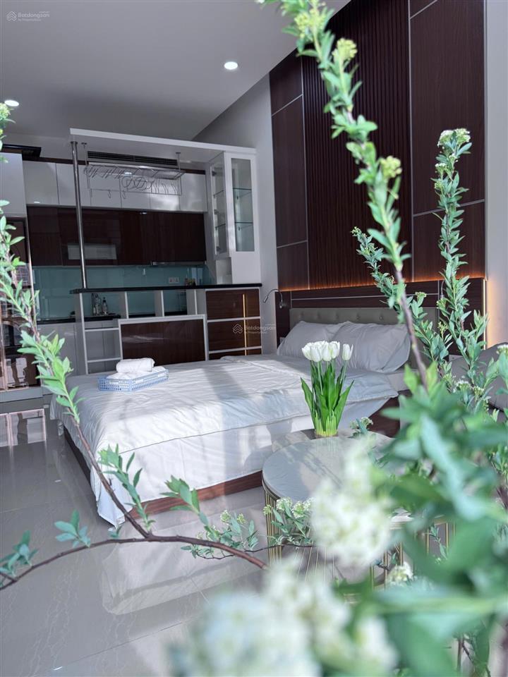 Chuyển nhượng căn hộ golden king, trung tâm phú mỹ hưng. 35m², giá 3,1 tỷ (đang có hđ thuê 10,5tr)