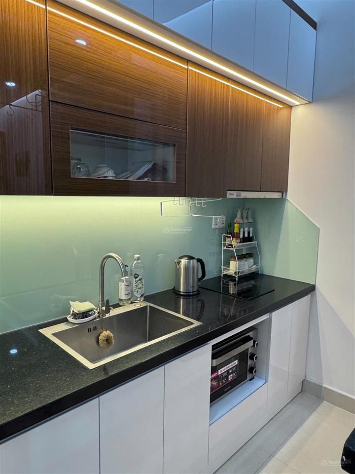 Chuyển nhượng căn hộ golden king, trung tâm phú mỹ hưng. 35m², giá 3,1 tỷ (đang có hđ thuê 10,5tr)