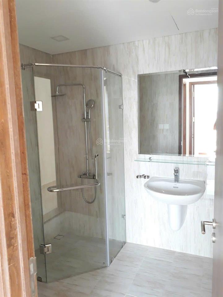 Bán ch golden star, trung tâm quận 7. 65m2, giá 4,15 tỷ, đang cho thuê 9,5 tr/tháng. sát cạnh pmh.