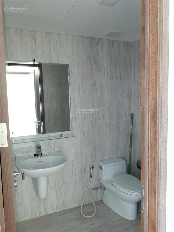 Bán ch golden star, trung tâm quận 7. 65m2, giá 4,15 tỷ, đang cho thuê 9,5 tr/tháng. sát cạnh pmh.