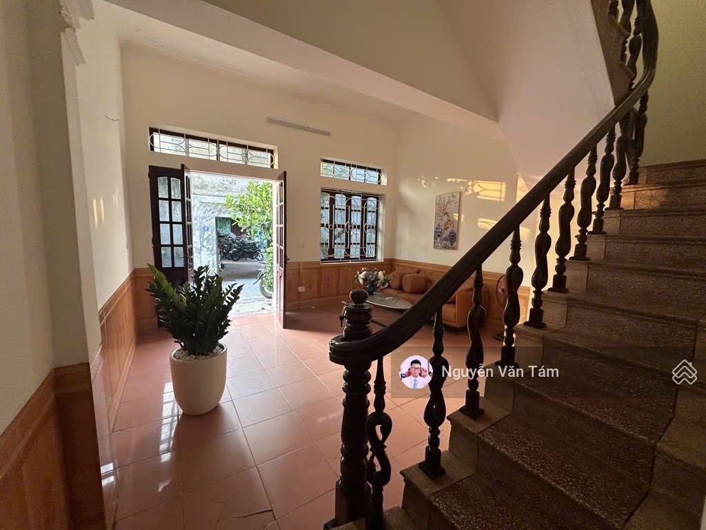 Siêu đẹp siêu rẻ chính chủ cần tiền bán đất quang minh  tặng luôn nhà 2 tầng