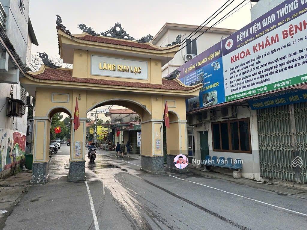 Siêu đẹp siêu rẻ chính chủ cần tiền bán đất quang minh  tặng luôn nhà 2 tầng