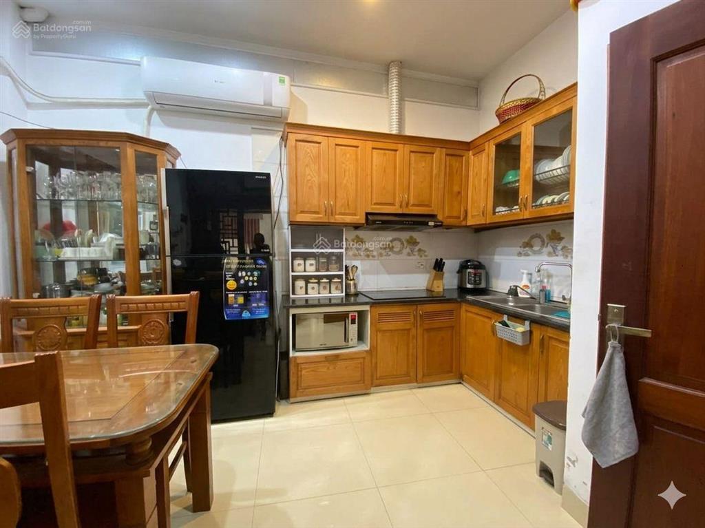 Rẻ nhất khu vực  cần tiền chính chủ bán gấp . nhà 3 tầng . đường võ văn kiệt , tt quang minh 