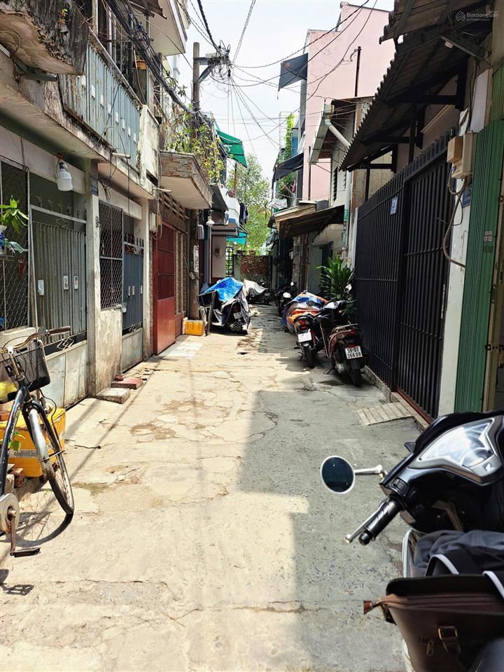 Bán nhà riêng 711/5/3/6 lũy bán bích 2,35 tỷ, 18m2, 2pn, 1wc