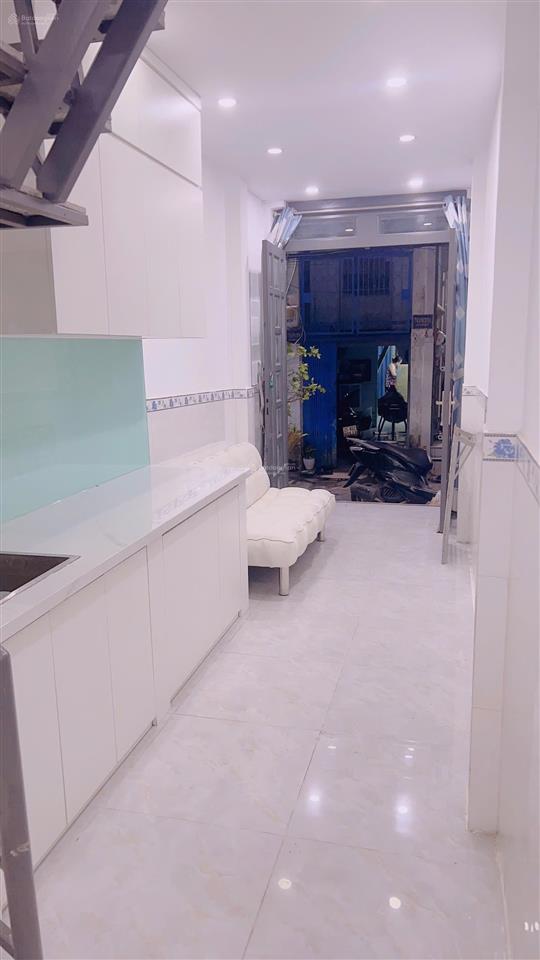 Bán nhà riêng 711/5/3/6 lũy bán bích 2,35 tỷ, 18m2, 2pn, 1wc