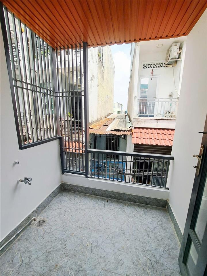 Bán nhà riêng 711/5/3/6 lũy bán bích 2,35 tỷ, 18m2, 2pn, 1wc