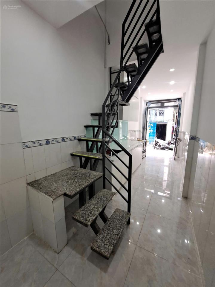 Bán nhà riêng 711/5/3/6 lũy bán bích 2,35 tỷ, 18m2, 2pn, 1wc