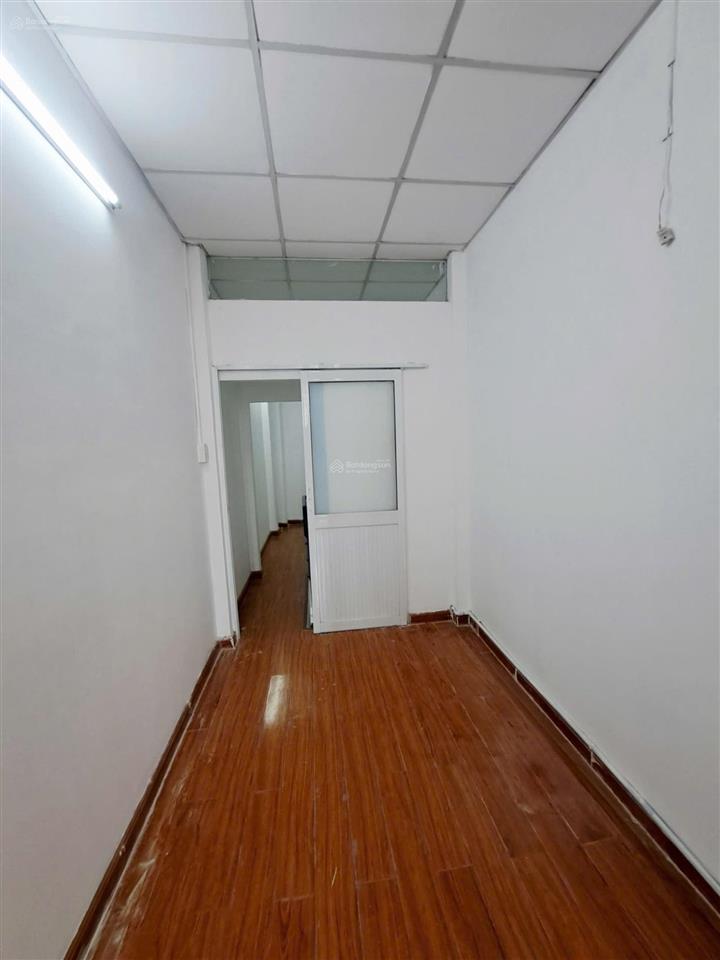 Bán nhà riêng 711/5/3/6 lũy bán bích 2,35 tỷ, 18m2, 2pn, 1wc