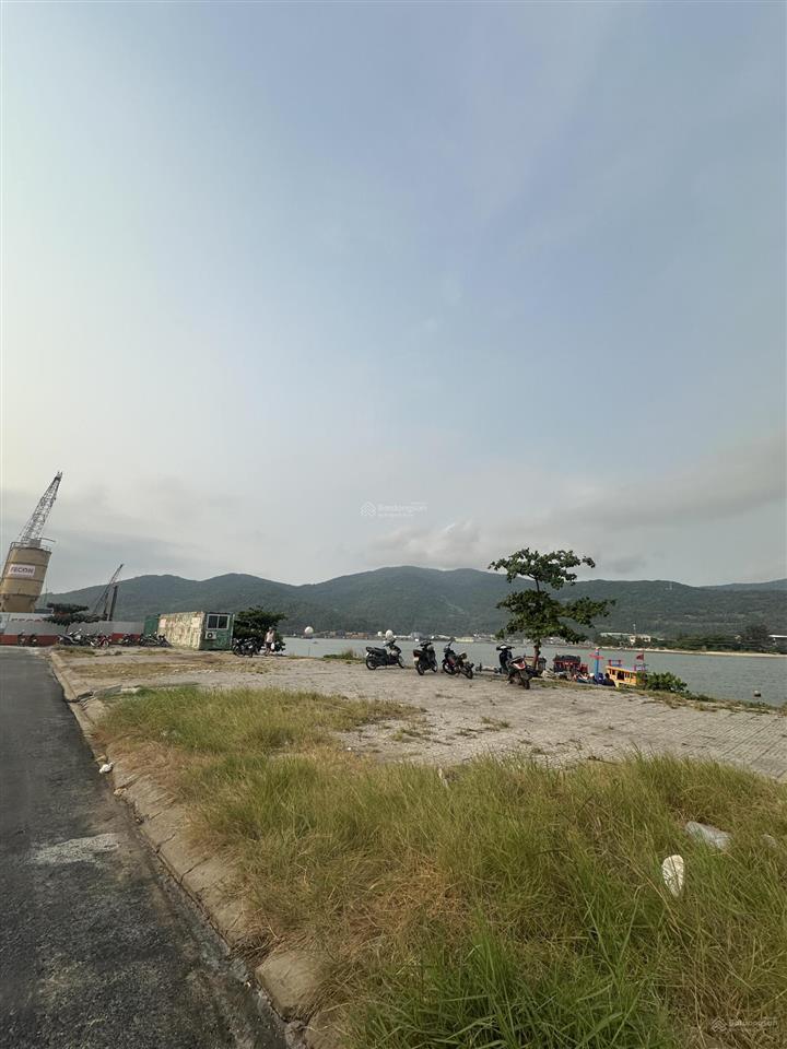 Bán đất sát lô góc 2 mặt tiền view vịnh siêu đẹp khu sea thuận phước