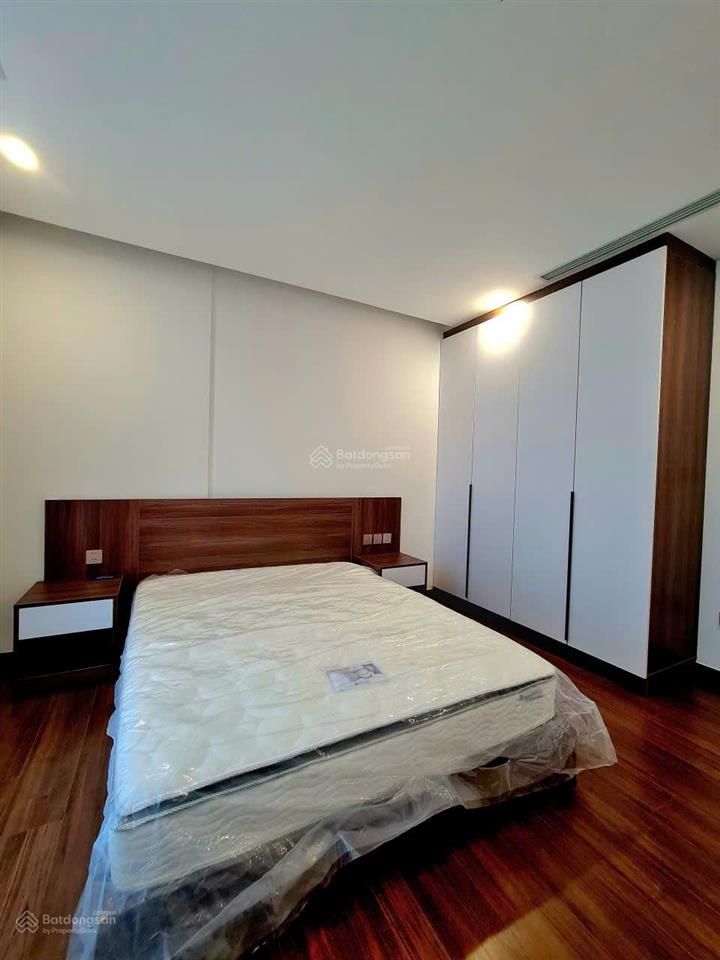 Cho thuê căn 3pn full nội thất mới 130m2 cc skycity tower 88 láng hạ chỉ 26tr/th.  0565 313 ***