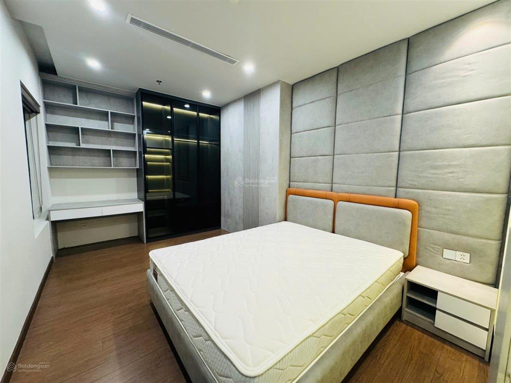 Hot nhà mới bàn giao! cho thuê căn hộ paragon  cầu giấy. 110m2  3 ngủ  đủ đồ đẹp. 18 triệu.