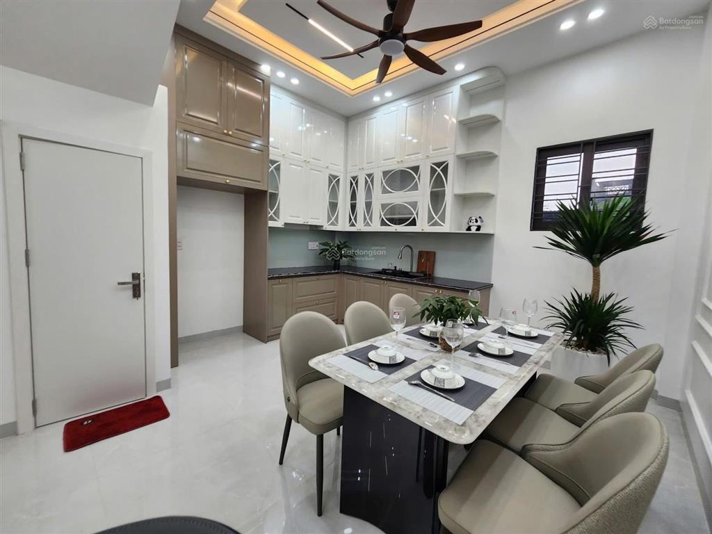 Đẹp từ ngoại thất mê từ nội thất!
căn nhà 4 tầng mặt đường tdp quỳnh hoàng  phường an dương  hp