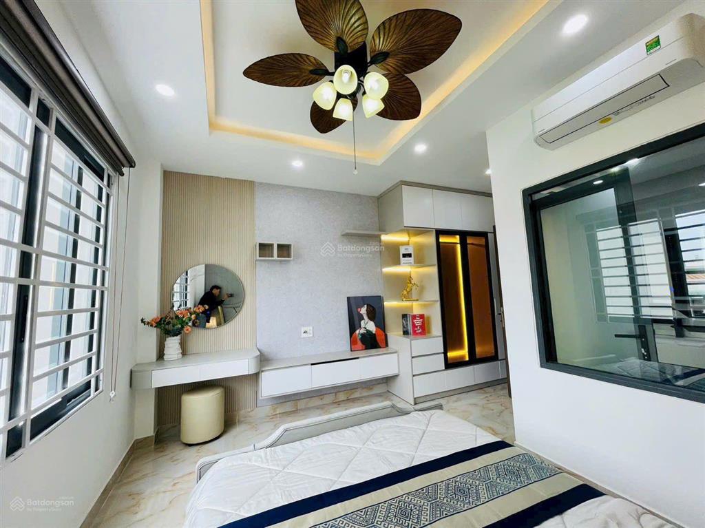Bán nhà mới xây 6 tầng, đẹp lung linh, có thang máy, tại phan huy ích, 12 tỷ, 8pn, 9wc