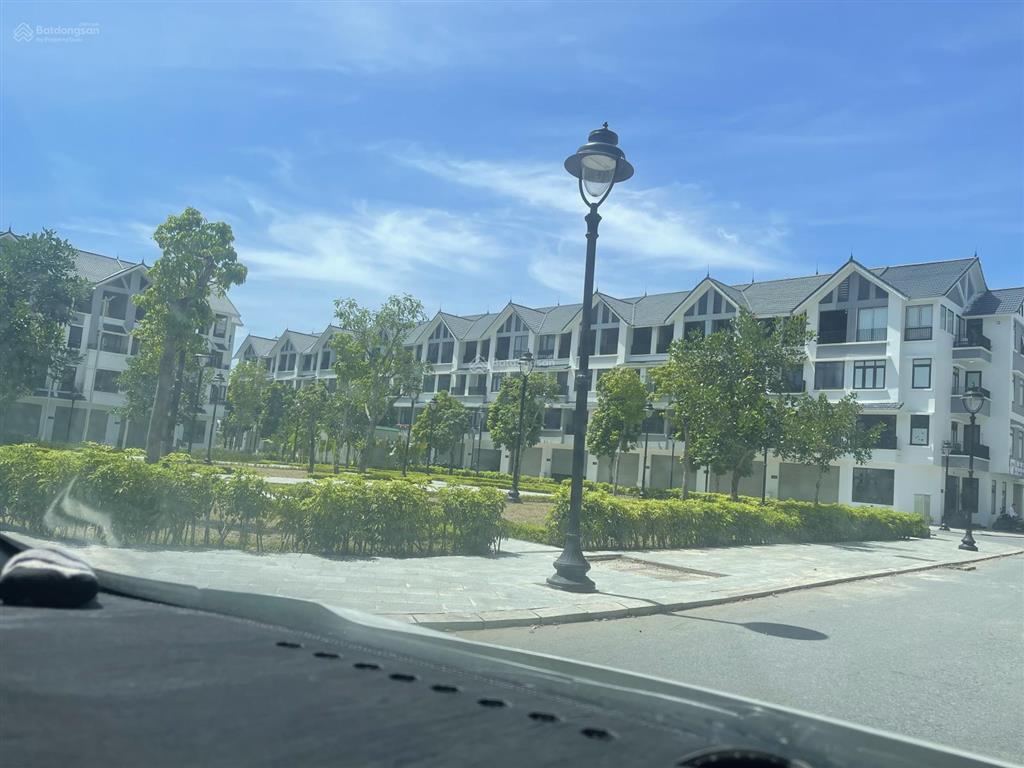 Với giá 135tr/m2 đất lk gần trung tâm cơ hội đầu tư sinh lời cao hoặc để ở tại hidode roayl park