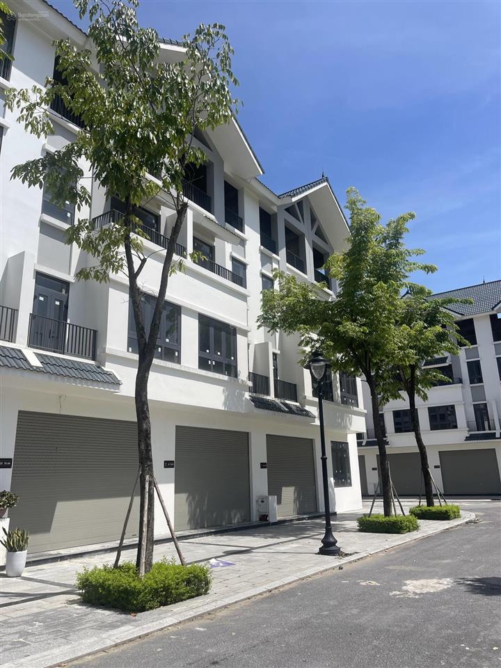 Với giá 135tr/m2 đất lk gần trung tâm cơ hội đầu tư sinh lời cao hoặc để ở tại hidode roayl park