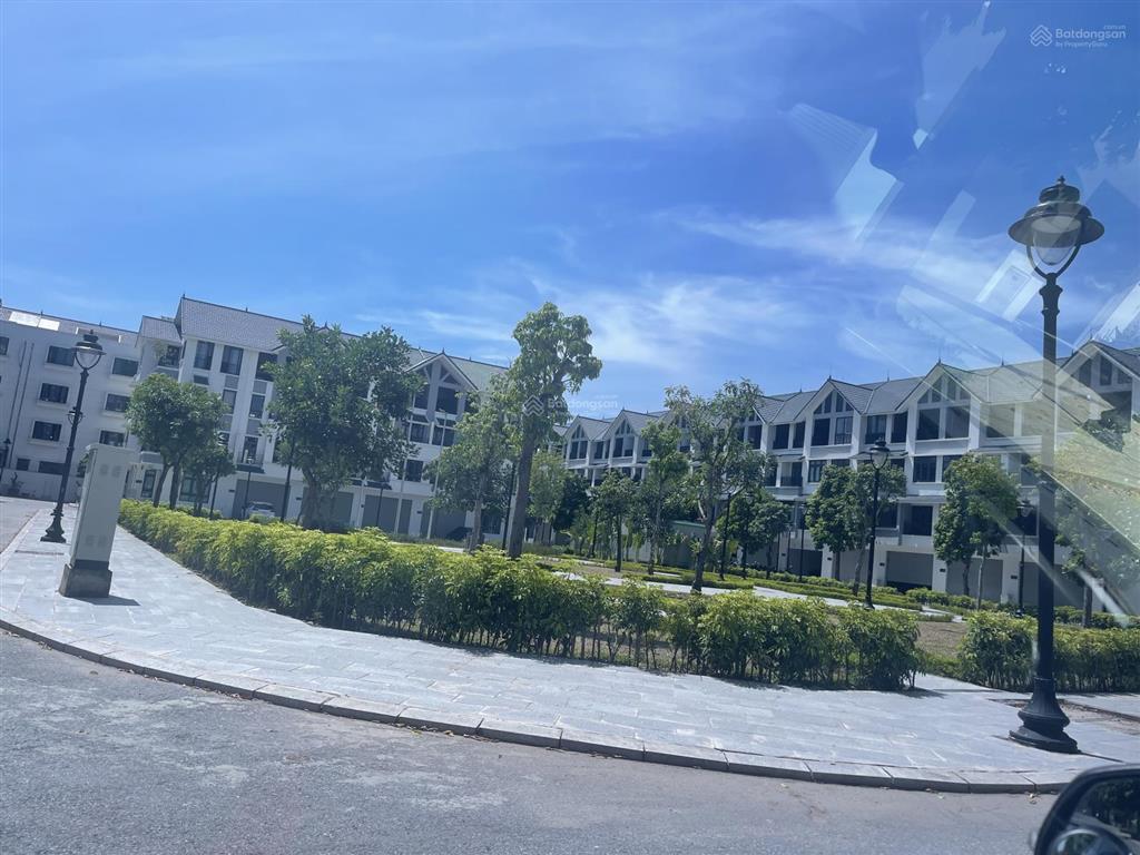 Với giá 135tr/m2 đất lk gần trung tâm cơ hội đầu tư sinh lời cao hoặc để ở tại hidode roayl park