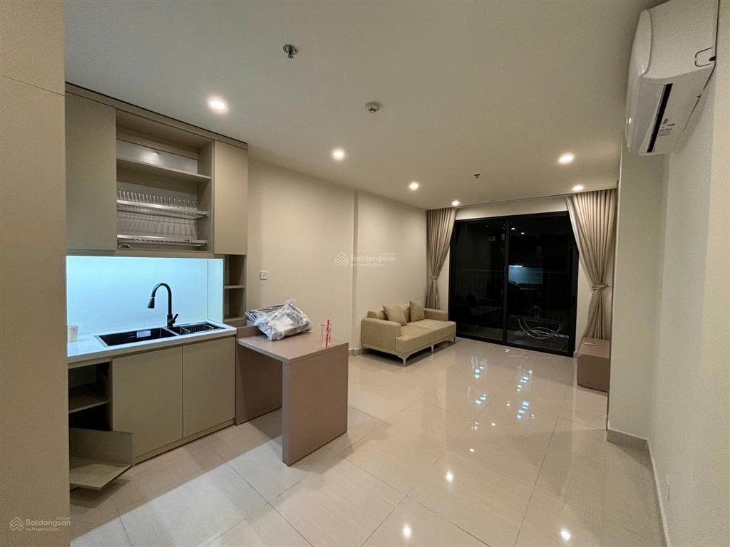 Chủ nhà cắt lỗ căn 2n 2wc giá cực rẻ, tầng trung thoáng mát tại the sapphire vinhomes ocean park