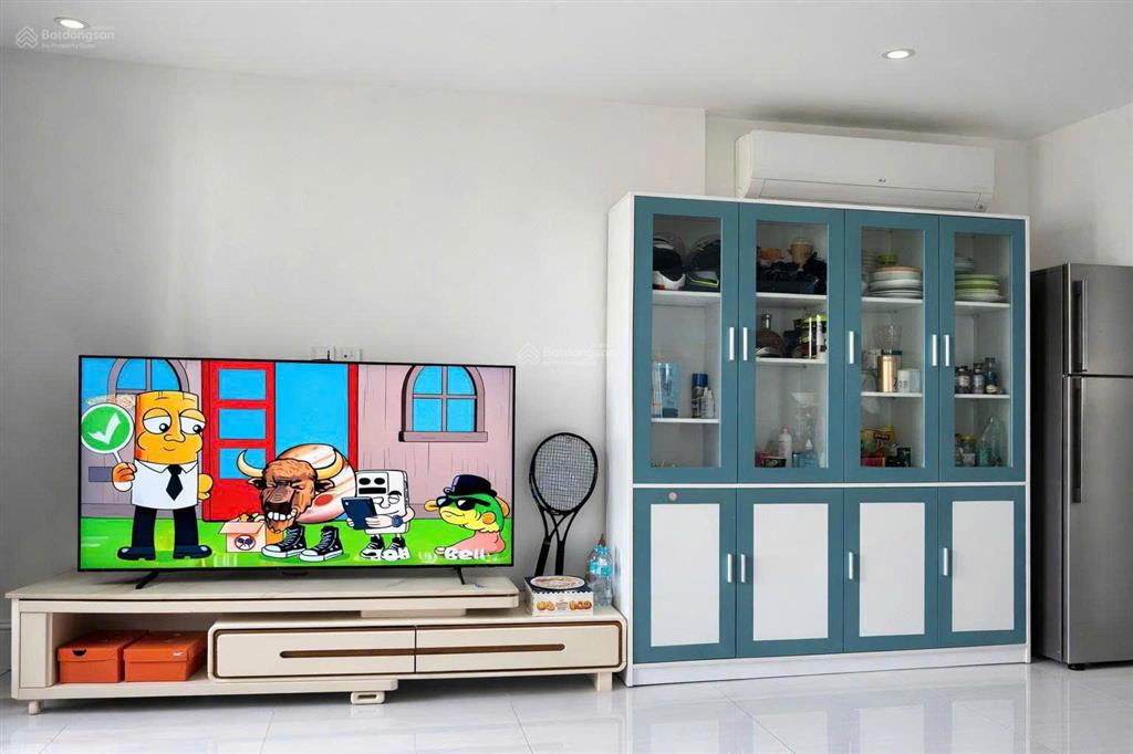 Bán nhanh 2pn+ full nội thất gỗ sịn  sổ sẵn  giá rẻ cho khách thiện chí tại vinhomes grand park