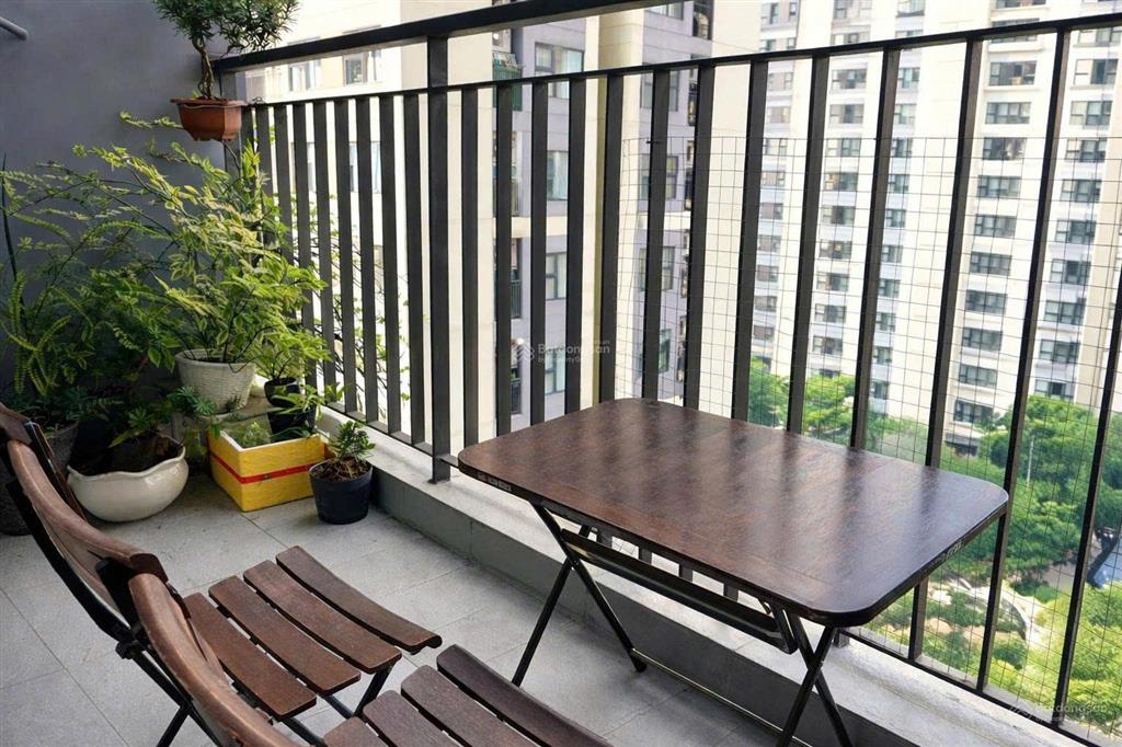 Bán nhanh 2pn+ full nội thất gỗ sịn  sổ sẵn  giá rẻ cho khách thiện chí tại vinhomes grand park