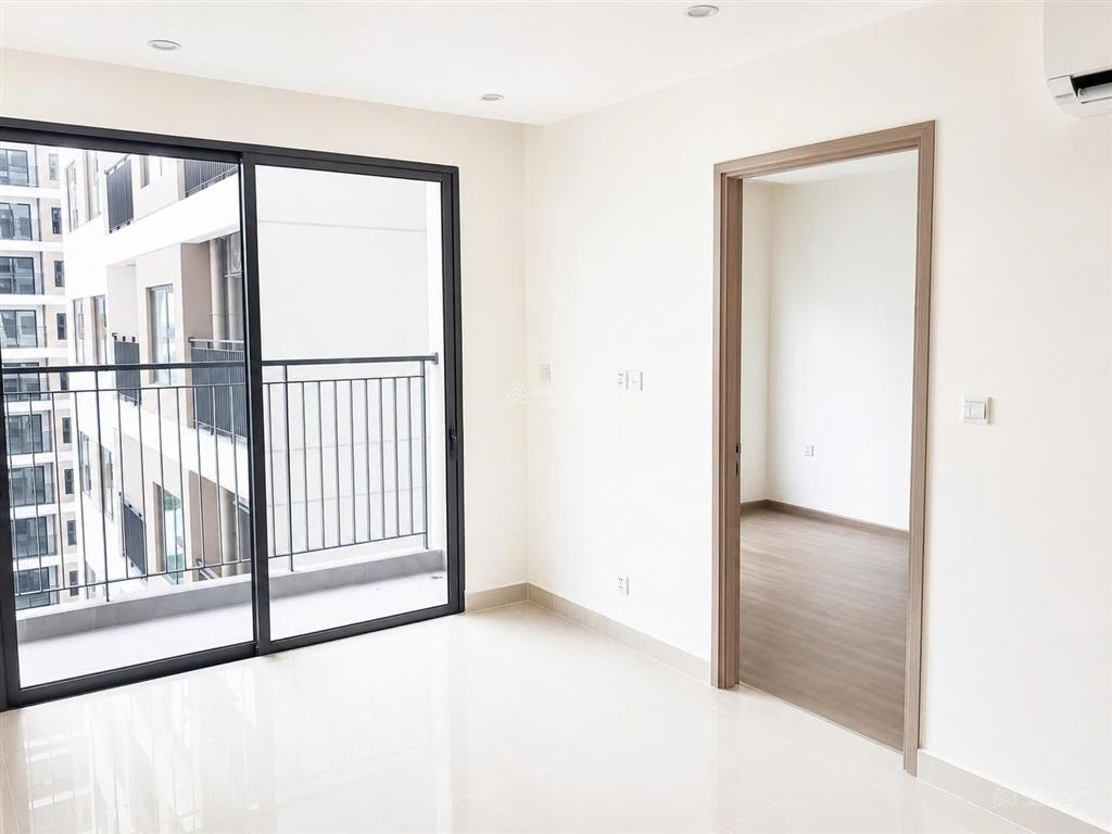 Chính chủ muốn bán gấp căn 2pn sổ sẵn, tầng trung tại phân khu origami vinhomes grand park