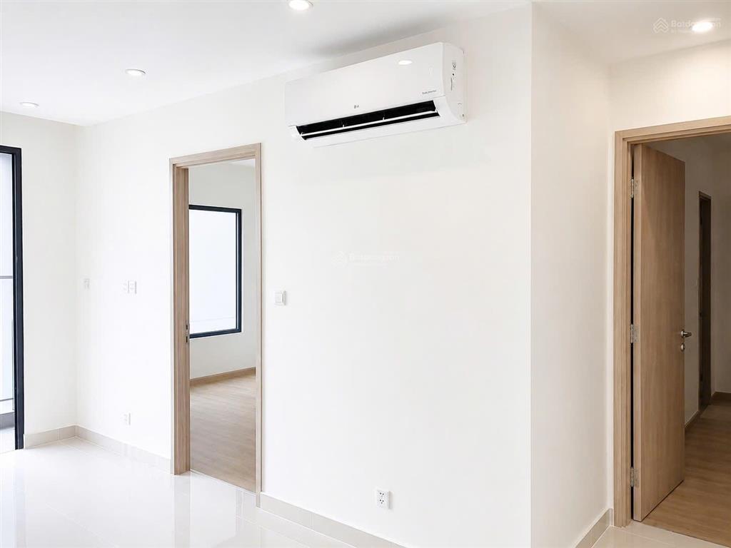 Chính chủ muốn bán gấp căn 2pn sổ sẵn, tầng trung tại phân khu origami vinhomes grand park