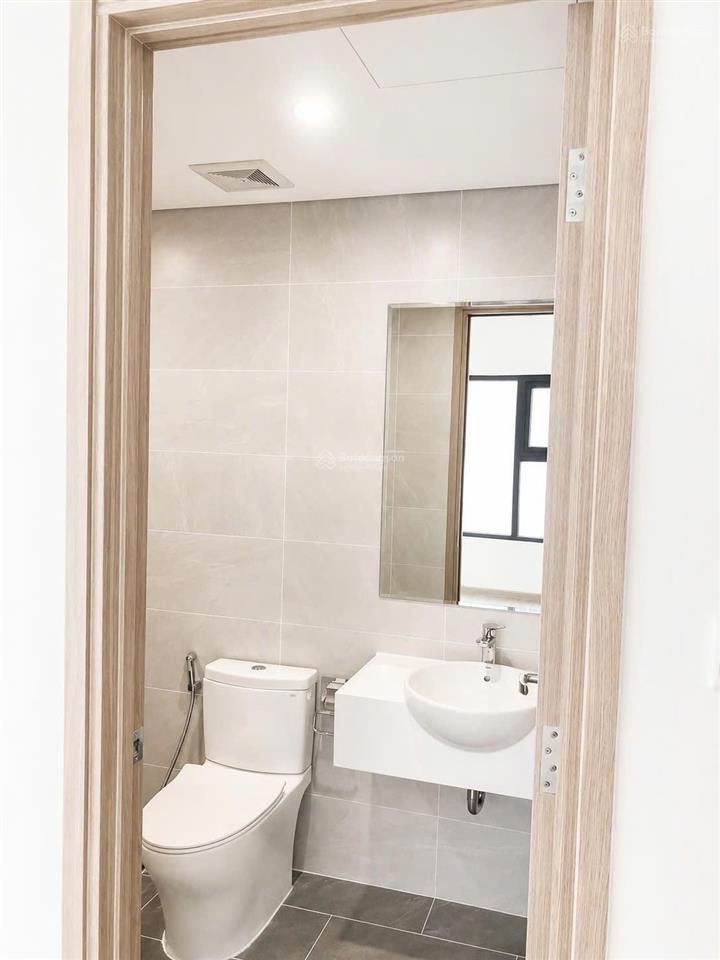 Chính chủ muốn bán gấp căn 2pn sổ sẵn, tầng trung tại phân khu origami vinhomes grand park