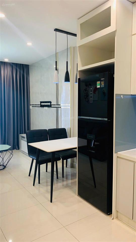 Gia đình chuyển công tác nên cần bán lại căn 1n+ đang ở rất giữ gìn tại rainbow vinhomes grand park