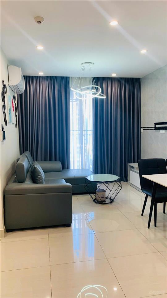Gia đình chuyển công tác nên cần bán lại căn 1n+ đang ở rất giữ gìn tại rainbow vinhomes grand park